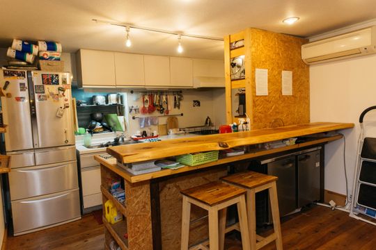 キッチン - 【初月無料!5ヶ月家賃1万円引き!】シェアハウス・フリーレントキャンペーン実施中!} - ルームシェアルームメイト