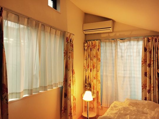 個室 - 築2年、3階建て、115㎡のデザイナーズハウス!!Wifi完備!!駅から徒歩4分の好立地!} - ルームシェアルームメイト