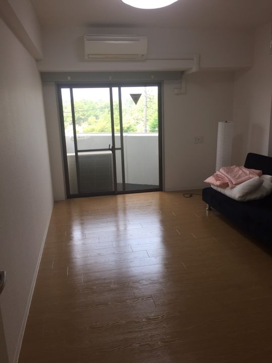 個室 - 【女性限定】短期ルームシェア！！★☆★上京者、都内に住みたい方大募集！★☆★} - ルームシェアルームメイト