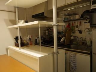 キッチン - 渋谷、池尻大橋、中目黒から徒歩可能。} - ルームシェアルームメイト