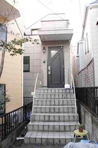 建物 - 中シェアメイト募集！ 中目黒・祐天寺エリア デザイナーズ戸建4ldk 6畳} - ルームシェアルームメイト