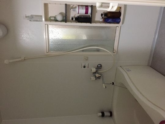 風呂 - Private room in a quiet neighborhood} - ルームシェアルームメイト