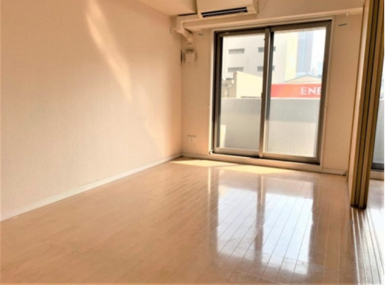 リビング - 【品川駅から徒歩15分の高級マンション】レインボーブリッジまで歩いて行ける！お台場までバスで10分！} - ルームシェアルームメイト