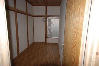 個室 - ネットカフェ脱出応援します！！} - ルームシェアルームメイト