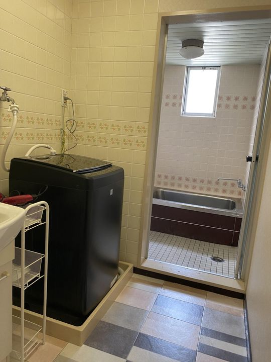 風呂 - ルームメイトを探しています！} - ルームシェアルームメイト