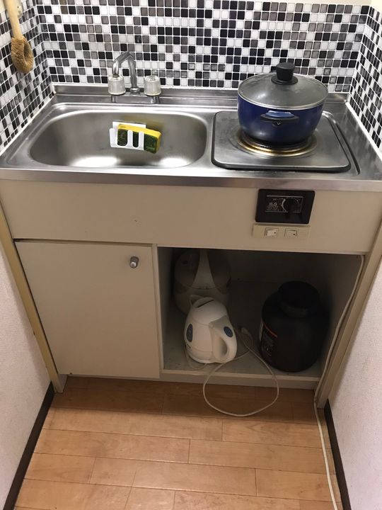 キッチン - 広くて明るいプライベートルーム} - ルームシェアルームメイト