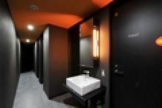 廊下 - ゲストハウス心家（女性専用シェアハウス）} - ルームシェアルームメイト