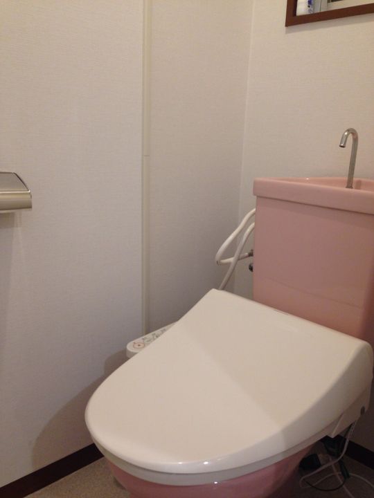 トイレ - 池袋がスグそこ！新大塚駅徒歩2分、山手線大塚駅徒歩7分のシェアハウス} - ルームシェアルームメイト