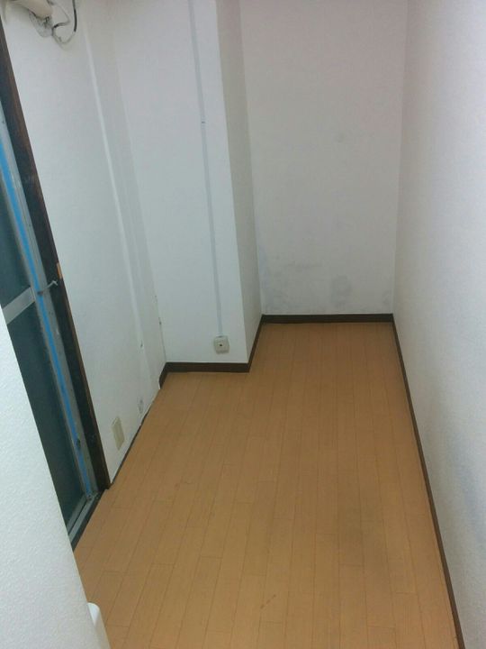 個室 - ★〜駅から5分でシェアハウス、利便抜群な山手線、空きがでました〜} - ルームシェアルームメイト