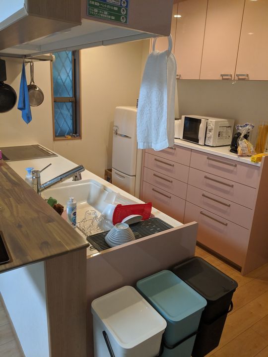 キッチン - 【高円寺】築四年の一軒家（水道光熱費込み）} - ルームシェアルームメイト