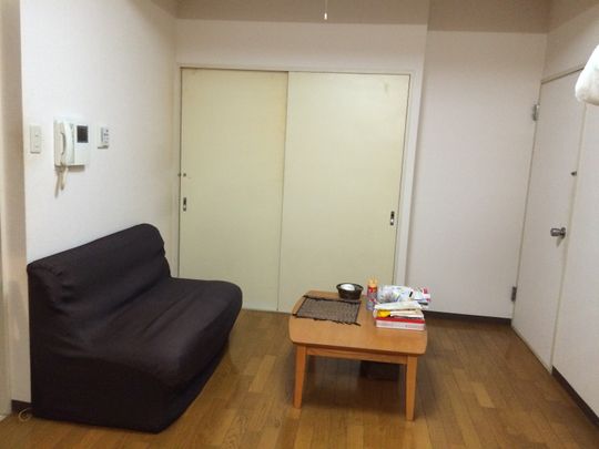 ダイニング - 三鷹駅8分の完全個室シェアハウス　マンション　女性限定} - ルームシェアルームメイト