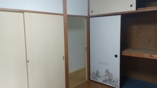 収納 - 外国人男性二人と一緒に住めるルームメイトを募集いたします} - ルームシェアルームメイト