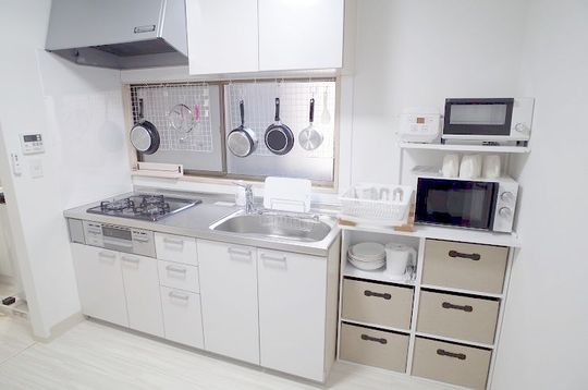 キッチン - 【10/1～入居可】小規模シェアハウス　池袋７分・新宿１３分　女性限定鍵付個室　残り一部屋！} - ルームシェアルームメイト
