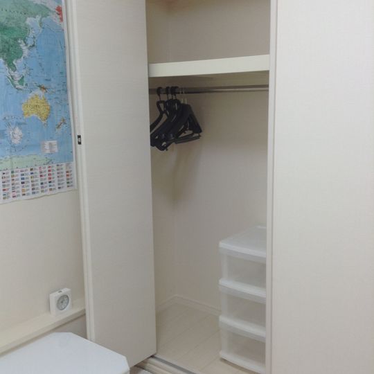 個室 - 東上線・有楽町線・副都心線、３線始発駅和光市駅から徒歩１０分！３LDKの１部屋専有可能！} - ルームシェアルームメイト