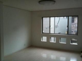 リビング - 【文京区白山】1軒屋3人暮らし!シェアメイト1名募集中です!} - ルームシェアルームメイト