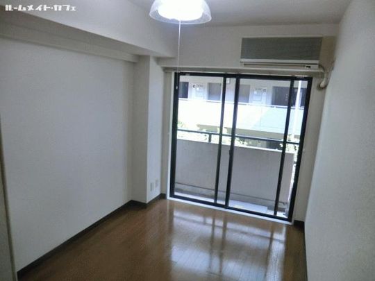 個室 - 女性専用完全個室　世田谷区} - ルームシェアルームメイト