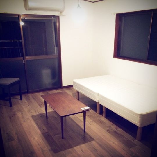 個室 - ＼＼女子オンリーの一軒家@大倉山／／} - ルームシェアルームメイト