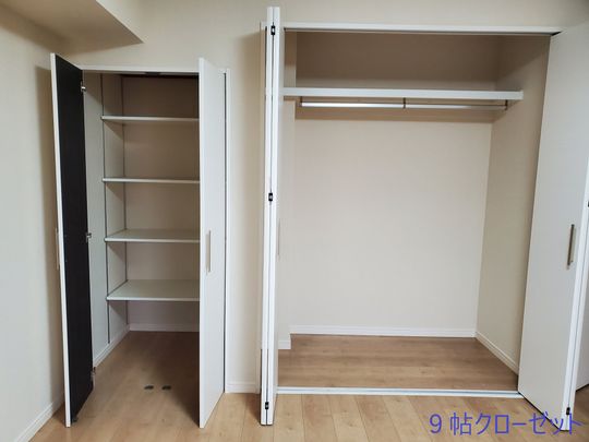 個室 - 足立区☆家から上野まで30分☆家から渋谷まで70分☆駅徒歩15分☆空き部屋９帖をシェアいたします。} - ルームシェアルームメイト