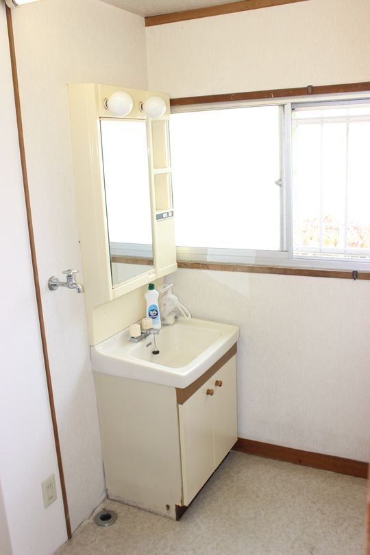 風呂 - 【家賃1.5か月分無料・エリア最安値・初期費用たった6万】 戸建　60㎡　家賃6万円　西武池袋線・保谷駅&ひばりが丘へ自転車10分！池袋・新宿までスグ！} - ルームシェアルームメイト