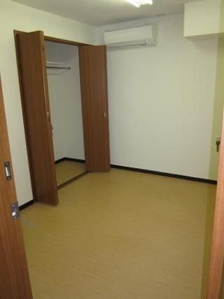 個室 - ☆★女性限定・リノベーション済・シェアハウス★☆} - ルームシェアルームメイト