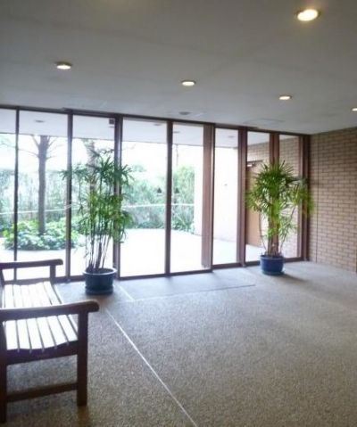 玄関 - 【Welcom Foreign People】 新宿区四谷三丁目 デザイナーズマンション 生活しやすく都内移動も便利♪} - ルームシェアルームメイト