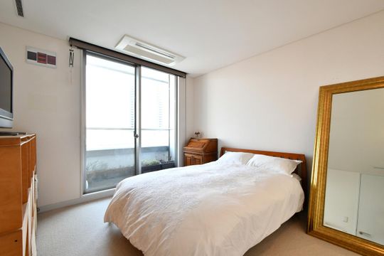個室 - 田町駅タワマン最上階角部屋} - ルームシェアルームメイト