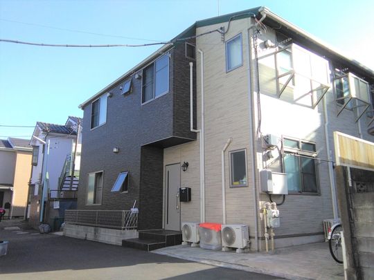 建物 - 地下鉄赤塚駅・徒歩6分　ワンランク上の激安新築ゲストハウス！！全部屋ロフト付き！} - ルームシェアルームメイト