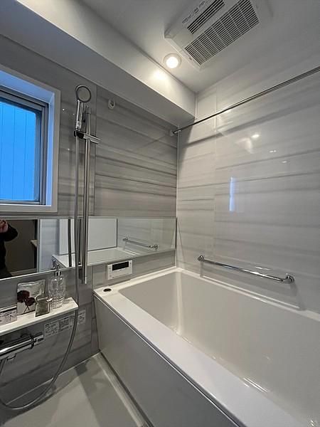 シャワー - 門前仲町駅徒歩3分、リノベマンション} - ルームシェアルームメイト