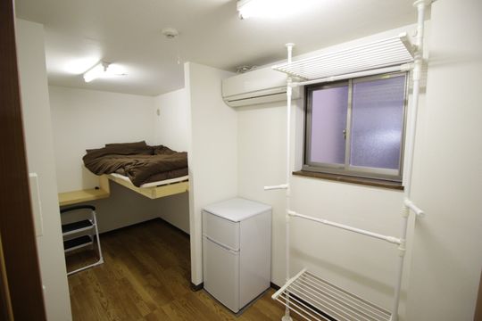 個室 - 【シェアハウス moon room 高井戸】} - ルームシェアルームメイト