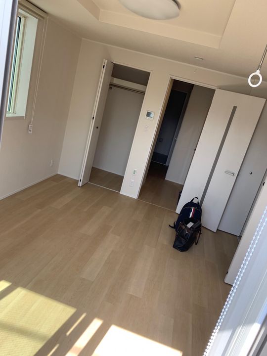 リビング - 池袋【6万円】新築オートロックマンション} - ルームシェアルームメイト