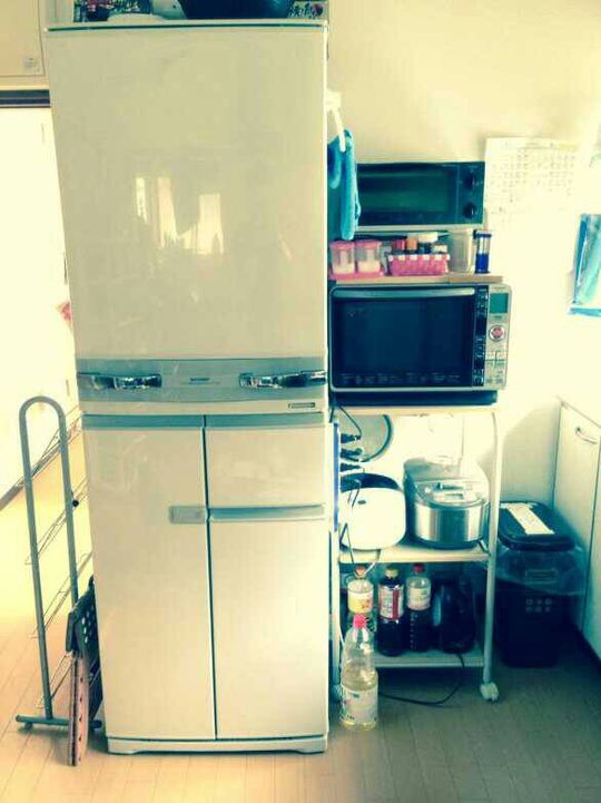 キッチン - 保証金・退去金無・便利な駅近・即日入居可} - ルームシェアルームメイト