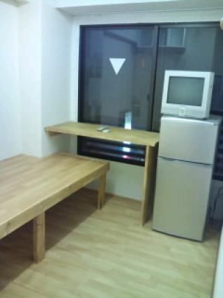 個室 - 新宿で５万円の個室！格安でインターナショナルなシェアメイト！} - ルームシェアルームメイト