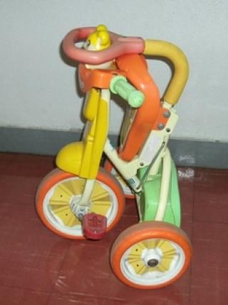 本体 - 子供用三輪車あげます} - ルームシェアルームメイト