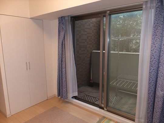 個室 - 即入居可能、西武池袋線、大泉学園、3LDKマンション6畳洋室専用ベランダ、クローゼット} - ルームシェアルームメイト