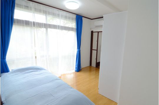 個室 - 【9月30日までにお申し込みで初月賃料半額!!さらに折り畳み自転車プレゼント】} - ルームシェアルームメイト