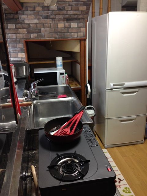 キッチン - 女性専用完全個室！！ アクセス良好の日暮里で充実の東京ライフを！！} - ルームシェアルームメイト