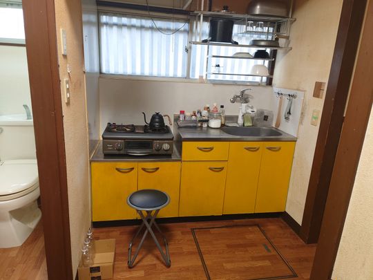 キッチン - 東中野駅徒歩8分の一軒家でルームシェアしませんか？} - ルームシェアルームメイト
