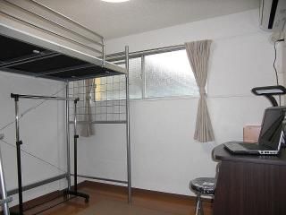 個室 - 鍵付・個室} - ルームシェアルームメイト