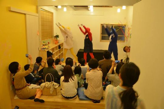 リビング - 国立【コトナハウス】こどもの声があふれるシェアハウス} - ルームシェアルームメイト