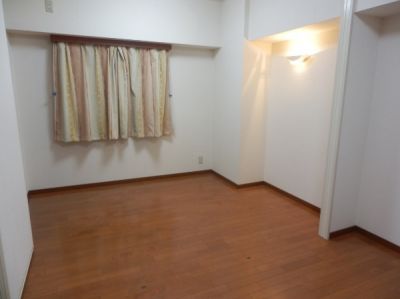 その他 - [赤坂にて急募]} - ルームシェアルームメイト