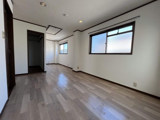 個室 - 駅近ルームシェア} - ルームシェアルームメイト