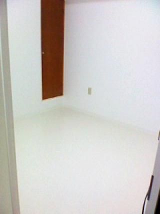 キッチン - 西船橋駅・女性専用・秋葉原まで２６分！個室５帖鍵付・少人数シェア！} - ルームシェアルームメイト