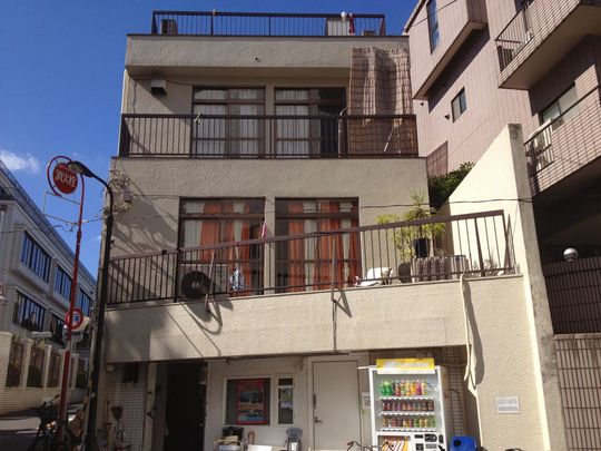 建物 - ≪新宿区≫早稲田大学、早稲田駅、西早稲田駅、高田馬場駅、コンビニ近く、ゲストハウス　キャンペーン価格実施中！} - ルームシェアルームメイト