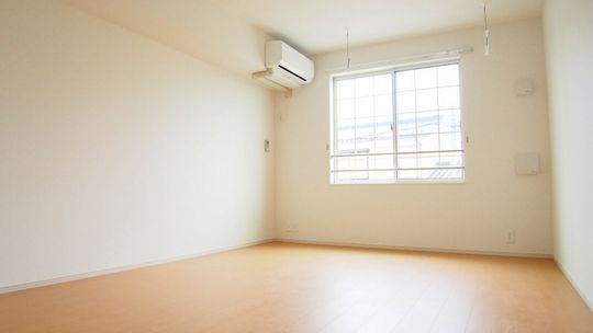 個室 - 埼玉 新築物件で一緒に住んでくれる方募集します。} - ルームシェアルームメイト