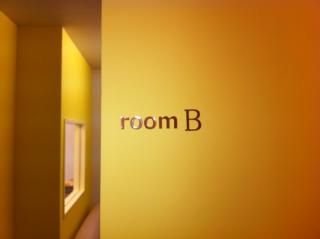 建物 - 京王線笹塚駅徒歩５０秒} - ルームシェアルームメイト