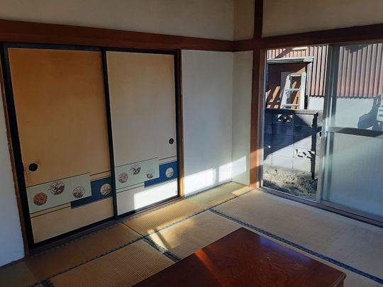個室 - 高崎駅から2.5km、閑静な住宅街、光熱費込み月25000円　 駐車場無料！} - ルームシェアルームメイト