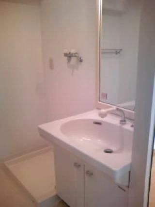  - 女性限定　関内　伊勢佐木長者町　個室　オートロック} - ルームシェアルームメイト