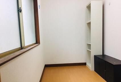 個室 - 個人シェアハウス、ルームメイト募集中} - ルームシェアルームメイト