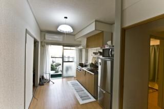 キッチン - 外苑前でフラットシェア} - ルームシェアルームメイト