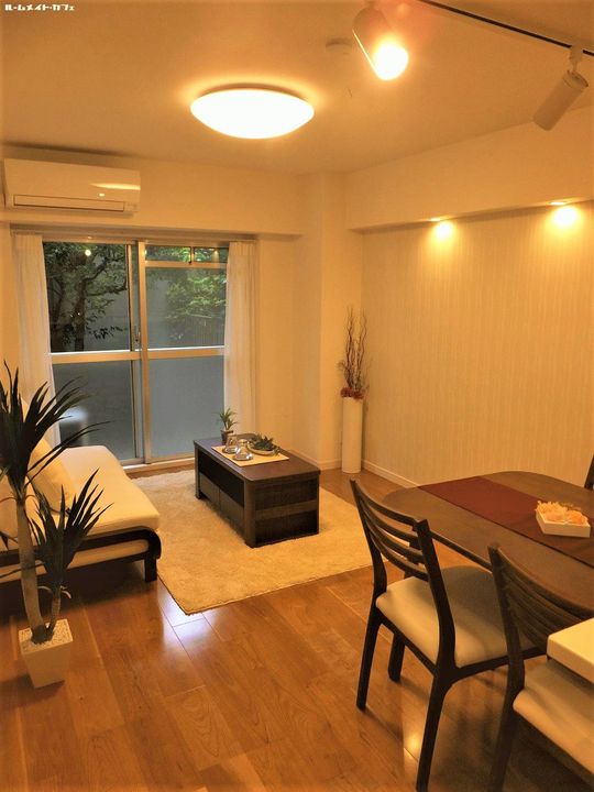 リビング - ペット可☆豊洲【女子限定】徒歩7分☆マンション３LDK☆プチリッチ} - ルームシェアルームメイト